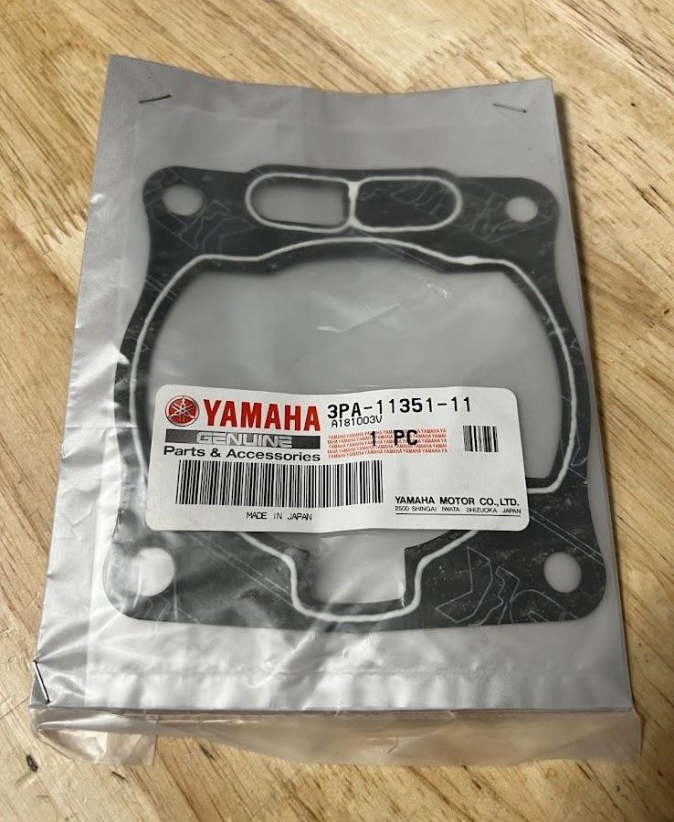 New Old Stock-Genuine Yamaha TZR125 1992 Cylinder Base Gasket