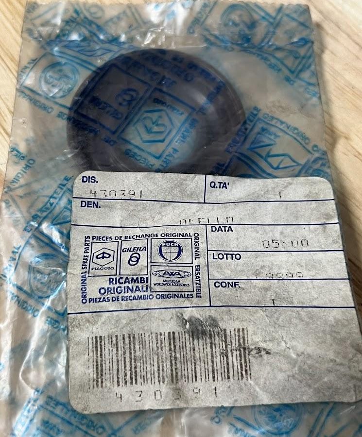 Genuine Piaggio Axle Ring Aprilia, Derbi, Moto Guzzi, Vespa, Gilera